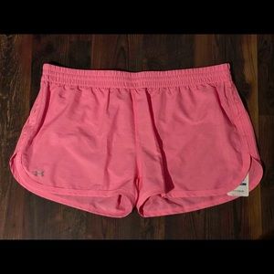 Women’s Under Armour Pink Semi-Fitted Heat Gear Athletic Shorts in Size XL